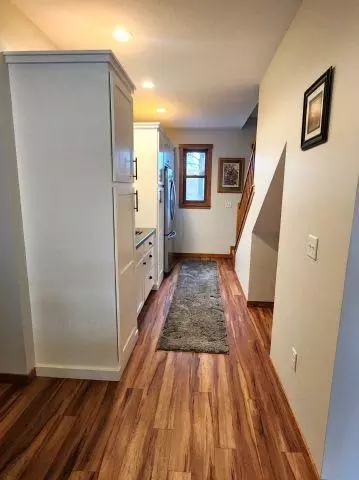 Entry Way - 1098 130th St, Amery, WI 54001 photo 3 of 7