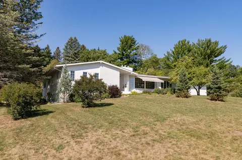2323 Merrihills Dr SW, Rochester, MN 55902
