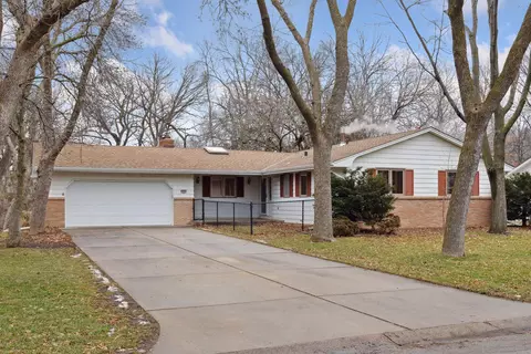 3890 Orleans Ln N, Plymouth, MN 55441