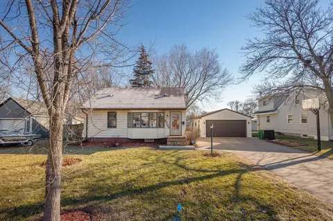 6706 France Ave N, Brooklyn Center, MN 55429