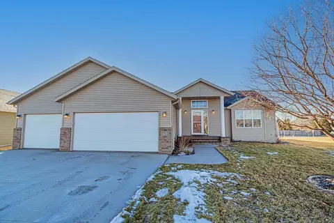 1717 35th Street Cir S, Moorhead, MN 56560