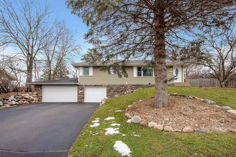 6802 Berkshire Ln N, Maple Grove, MN 55311