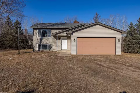 4944 Evergreen Ct, North Branch, MN 55056