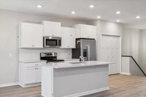 8618 London Cir NE #F, Blaine, MN 55449
