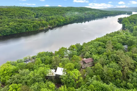 1105 N Hamilton St, Saint Croix Falls, WI 54024