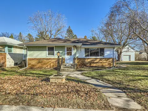 1284 Danforth St, Saint Paul, MN 55117