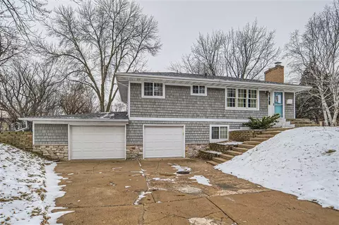 7729 Plymouth Ave N, Golden Valley, MN 55427