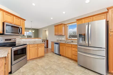 319 Grindstone Ln, Dundas, MN 55019