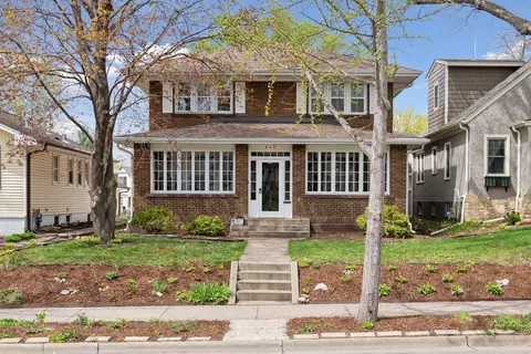 620 Cedar Lake Rd S, Minneapolis, MN 55405