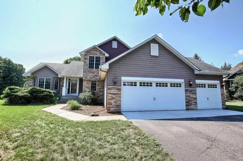 6302 Deerwood Ln, Lino Lakes, MN 55014