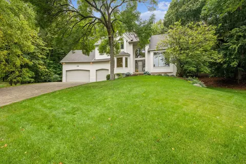 27860 Brynmawr Pl, Shorewood, MN 55331