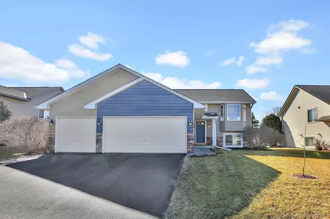 154 Arabian Ave E, Shakopee, MN 55379