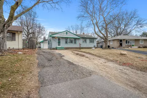 2686 Chippewa Ave, North Saint Paul, MN 55109
