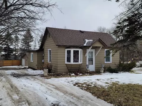 829 Willow St W, Detroit Lakes, MN 56501
