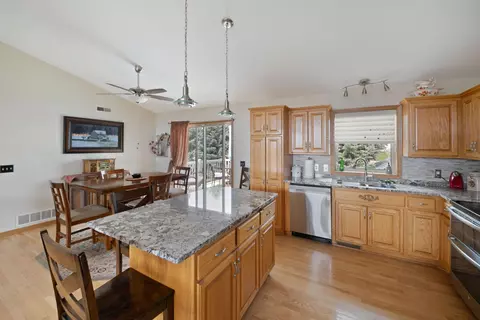 5303 Glenview Ln, Saint Cloud, MN 56303 photo 3