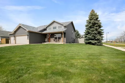 5303 Glenview Ln, Saint Cloud, MN 56303