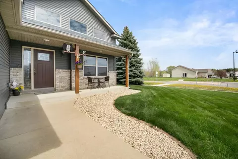 5303 Glenview Ln, Saint Cloud, MN 56303 photo 2