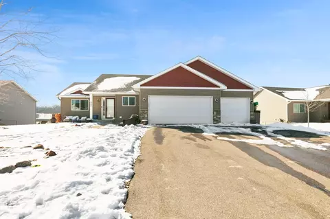 865 Lakewood Trl, Young America, MN 55397
