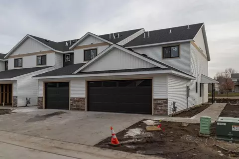 5220 Harvest Square Pl NW, Rochester, MN 55901