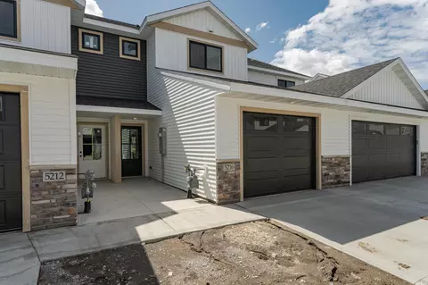 5216 Harvest Square Pl NW, Rochester, MN 55901