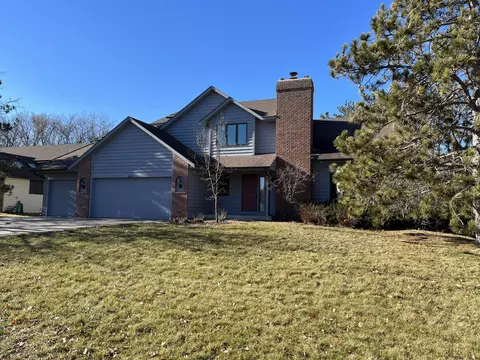 3653 Pinecrest Ct, Eagan, MN 55123