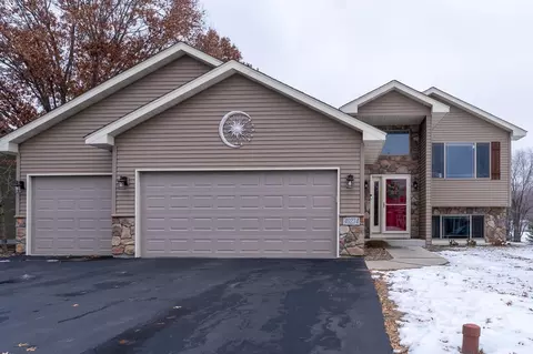 40234 Golden Way, North Branch, MN 55056