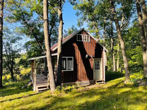 5810 Oregon Trl, Roosevelt Twp, MN 56450