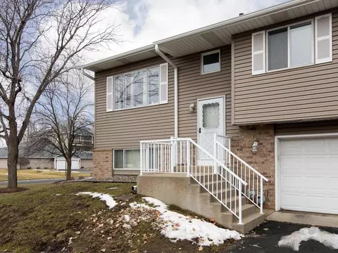 7608 157th St W #B, Apple Valley, MN 55124