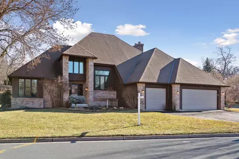 12709 Diamond Dr, Burnsville, MN 55337