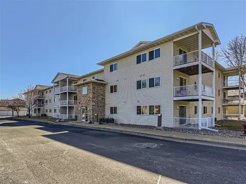 875 Bahls Dr #306, Hastings, MN 55033