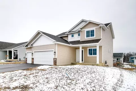 1130 Bridgewater Pkwy, Dundas, MN 55019