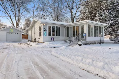 1864 6th St, White Bear Lake, MN 55110