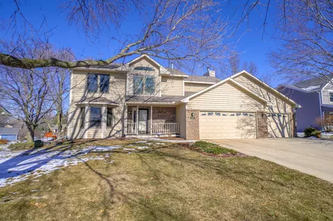 1374 Saint Andrew Blvd, Eagan, MN 55123