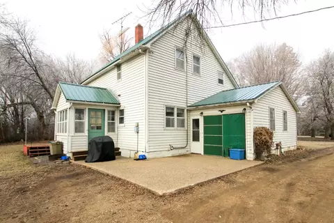 61797 300th St, Litchfield, MN 55355