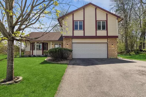 8604 Darnel Rd, Eden Prairie, MN 55344