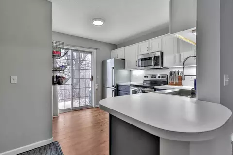 Kitchen - 1871 Casey Trl #132, Eagan, MN 55122 photo 1 of 5