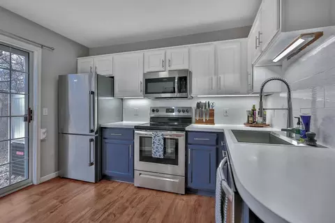 Kitchen - 1871 Casey Trl #132, Eagan, MN 55122 photo 3 of 5