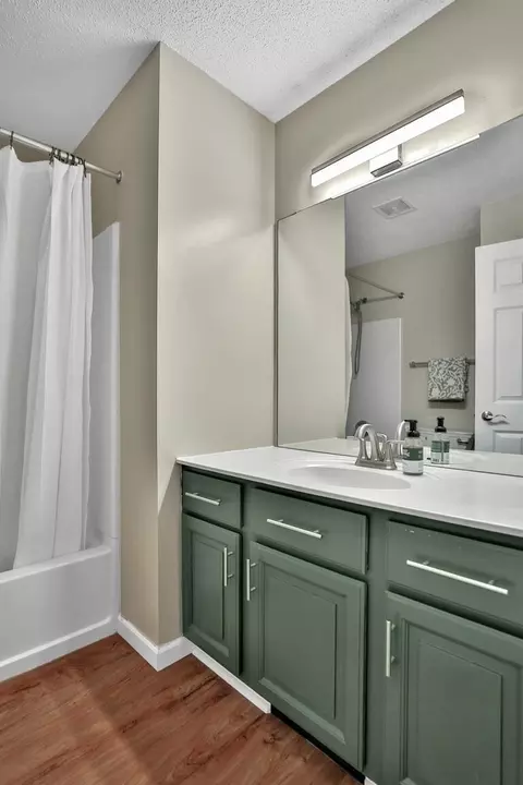 Bath - 1871 Casey Trl #132, Eagan, MN 55122 photo 3 of 3