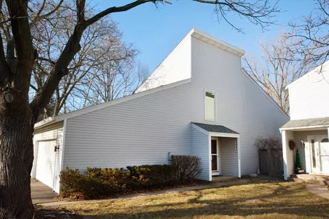 3050 18th St NW, New Brighton, MN 55112