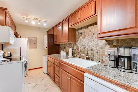 2557 Unity Ave N, Golden Valley, MN 55422
