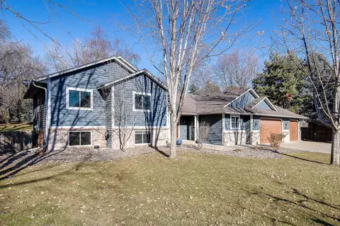 534 Smithtown Ct, Excelsior, MN 55331