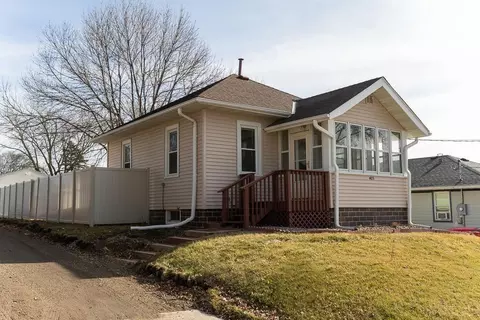 405 3rd St NE, Montgomery, MN 56069