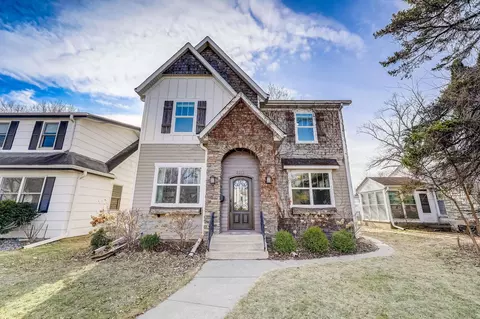 2212 Hartford Ave, Saint Paul, MN 55116