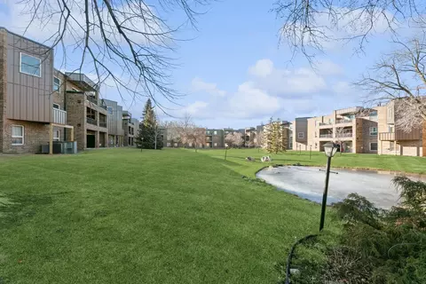 2230 Midland Grove Rd #303, Roseville, MN 55113