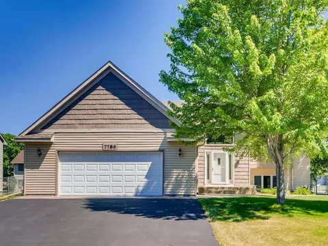 7786 24th St N, Oakdale, MN 55128