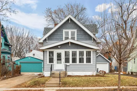 1052 Victoria St N, Saint Paul, MN 55103
