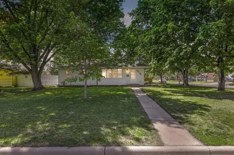 6743 Regent Ave N, Brooklyn Center, MN 55429
