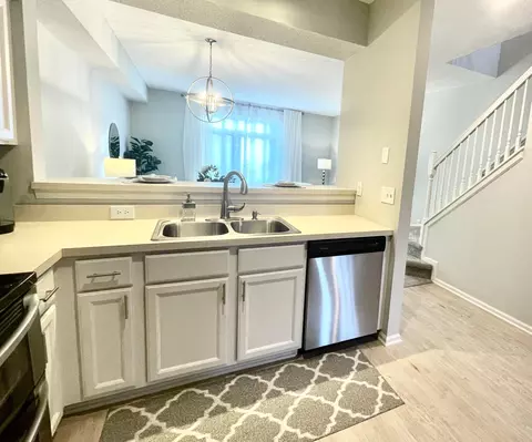 2174 Cool Stream Cir, Eagan, MN 55122 photo 5