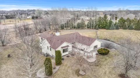 810 Bluebill Cir, Shakopee, MN 55379
