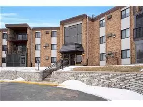 2690 Oxford St N #210, Roseville, MN 55113
